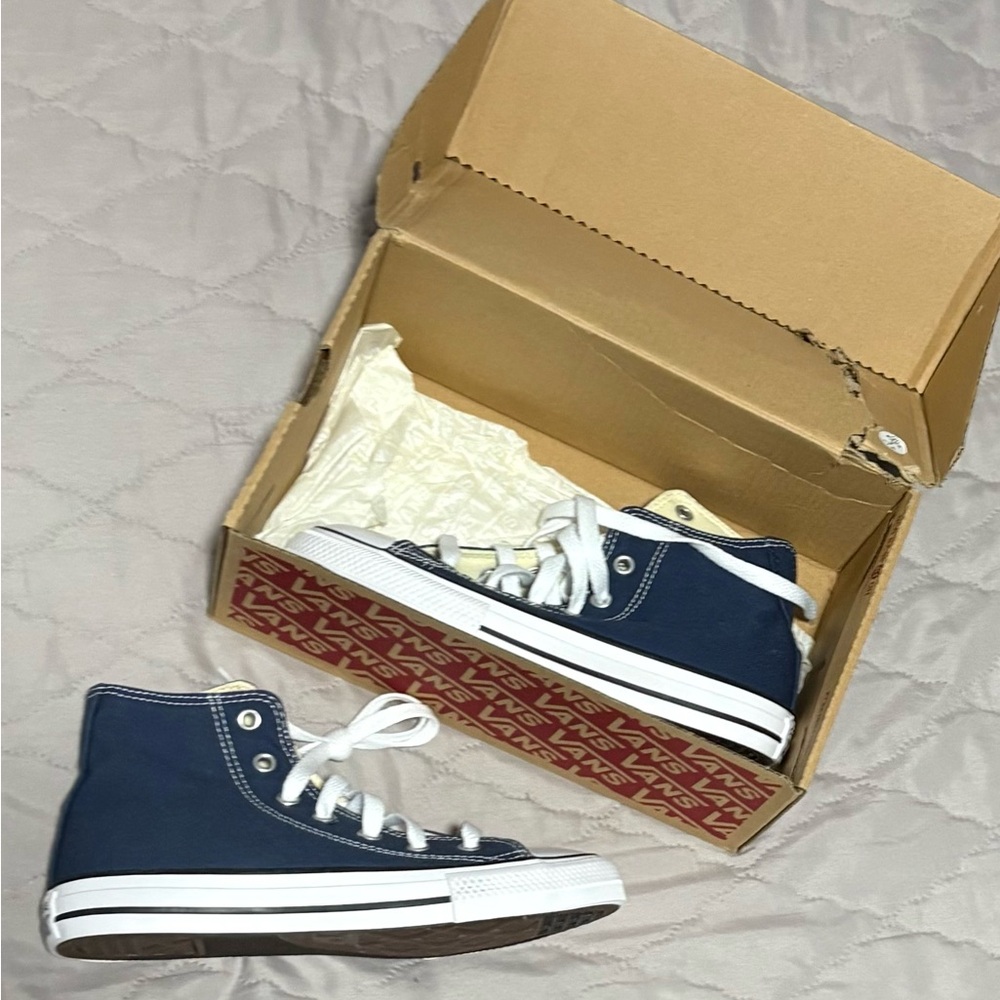 Never Worn Converse 2Y